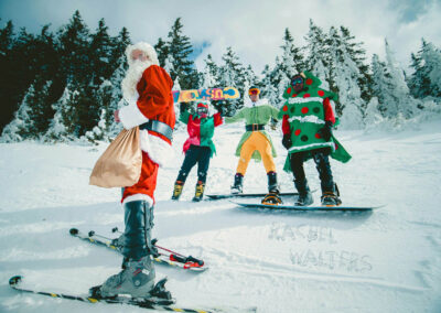 331 Snowboarding Santa
